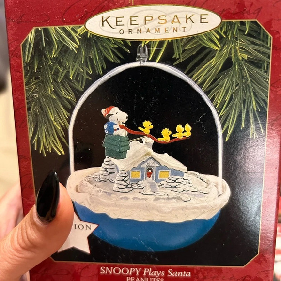 16 Hallmark Snoopy & The Peanuts Gang Christmas Ornaments - Picture 3 of 10